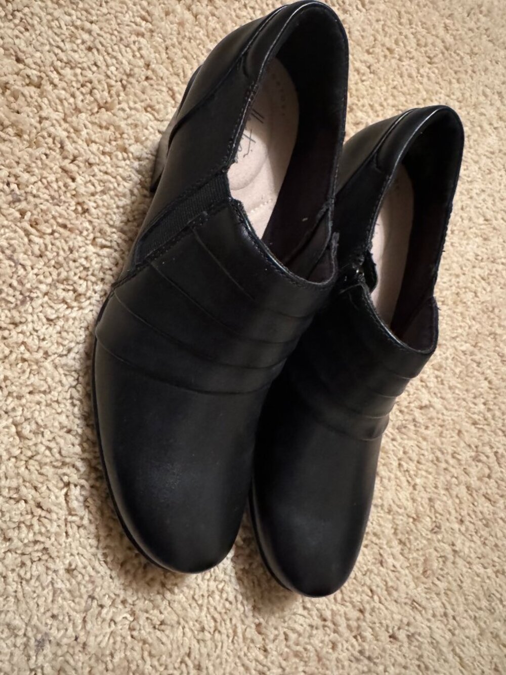 New - NEVER WORN - BLACK - CLARKS COLLECTION SHOE - Picture 2 of 5